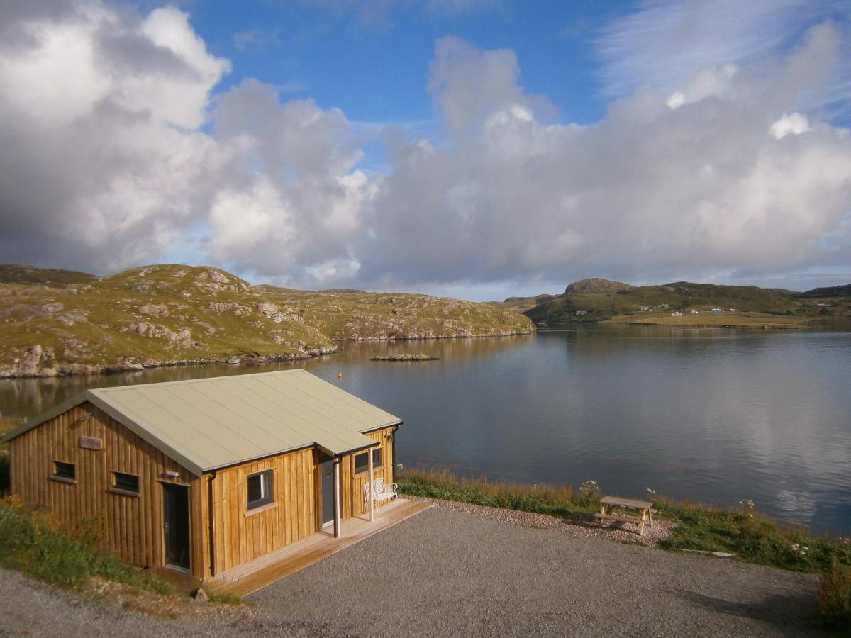 Otter Bunkhouse Hostel Cairisiadar Bagian luar foto