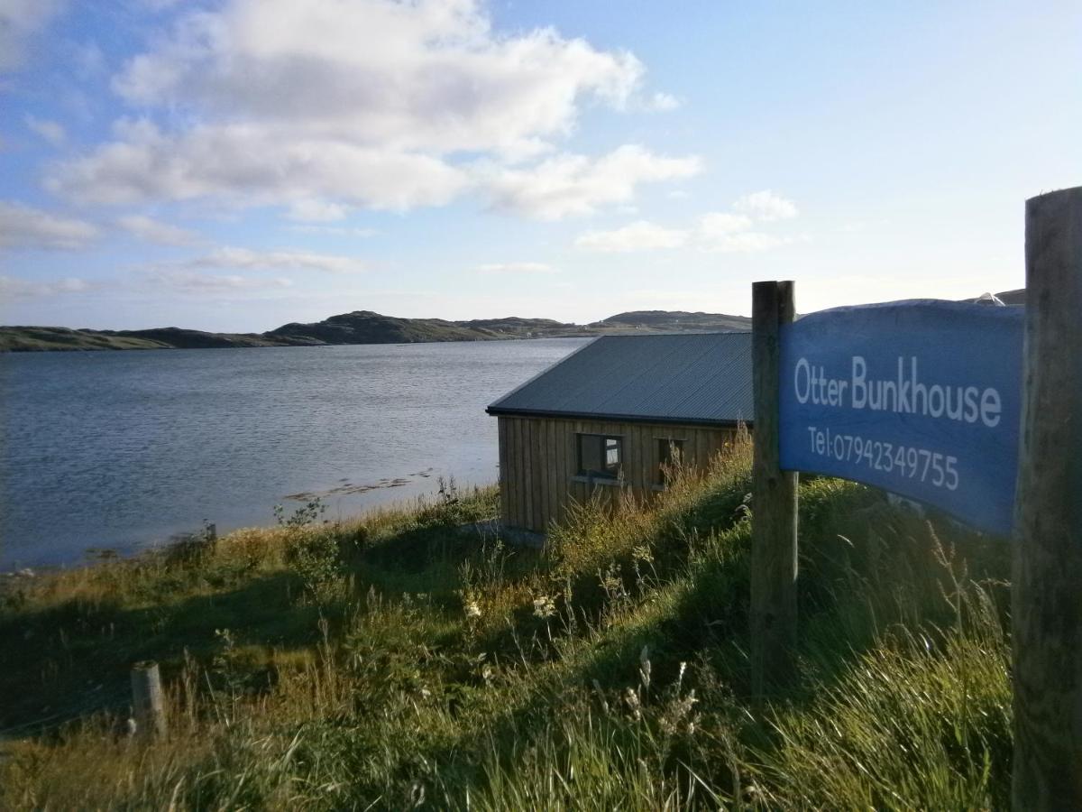 Otter Bunkhouse Hostel Cairisiadar Bagian luar foto